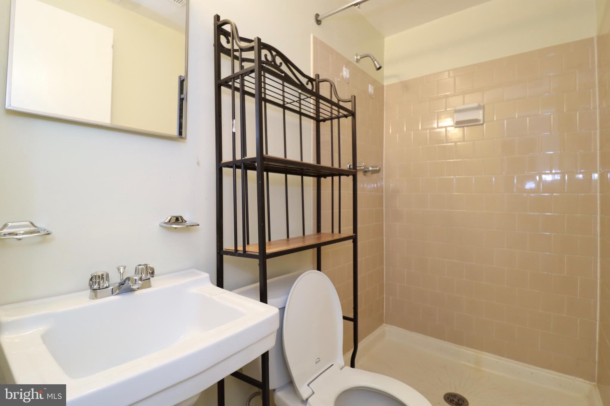 6502 Old Sandy Spring Road Laurel, MD 20707 - Photo 24 of 35