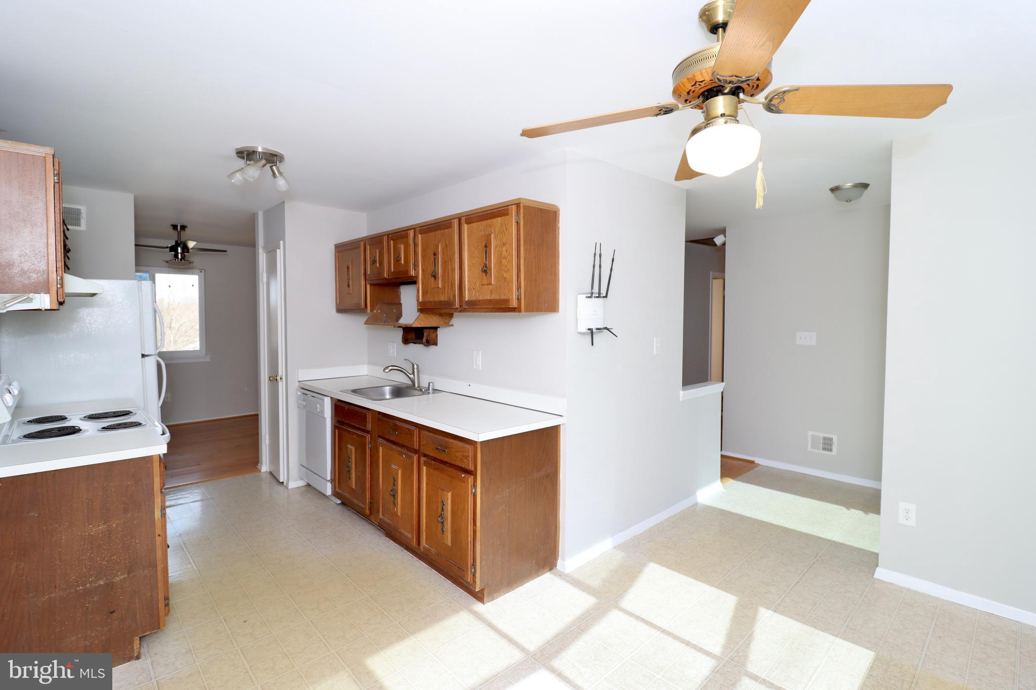 6502 Old Sandy Spring Road Laurel, MD 20707 - Photo 7 of 35