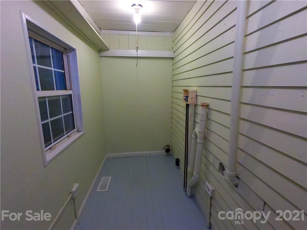 136 Spooks Branch Road Asheville, NC 28804 - Photo 11 of 17 Gallery Image 11