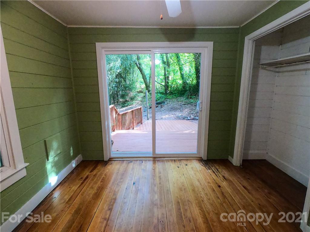 136 Spooks Branch Road Asheville, NC 28804 - Photo 12 of 17 Gallery Image 12