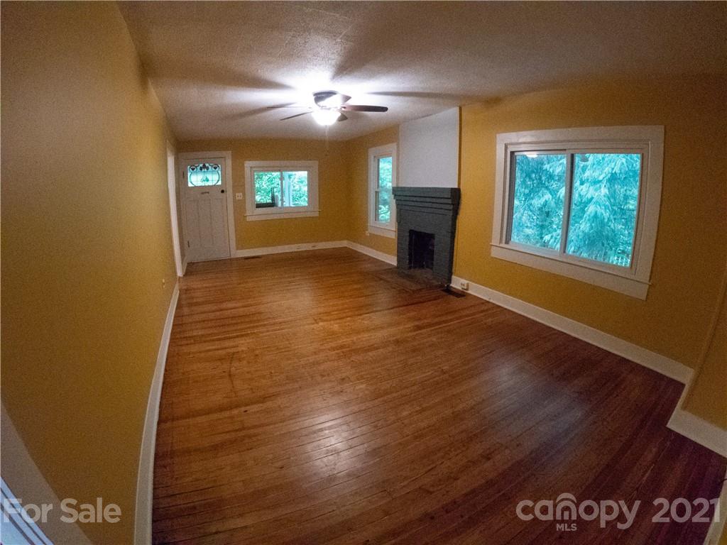 136 Spooks Branch Road Asheville, NC 28804 - Photo 4 of 17 Gallery Image 4