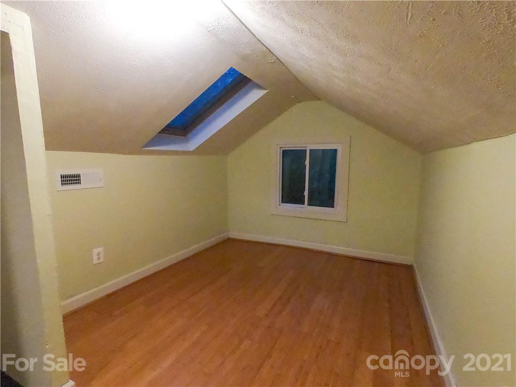 136 Spooks Branch Road Asheville, NC 28804 - Photo 10 of 17 Gallery Image 10