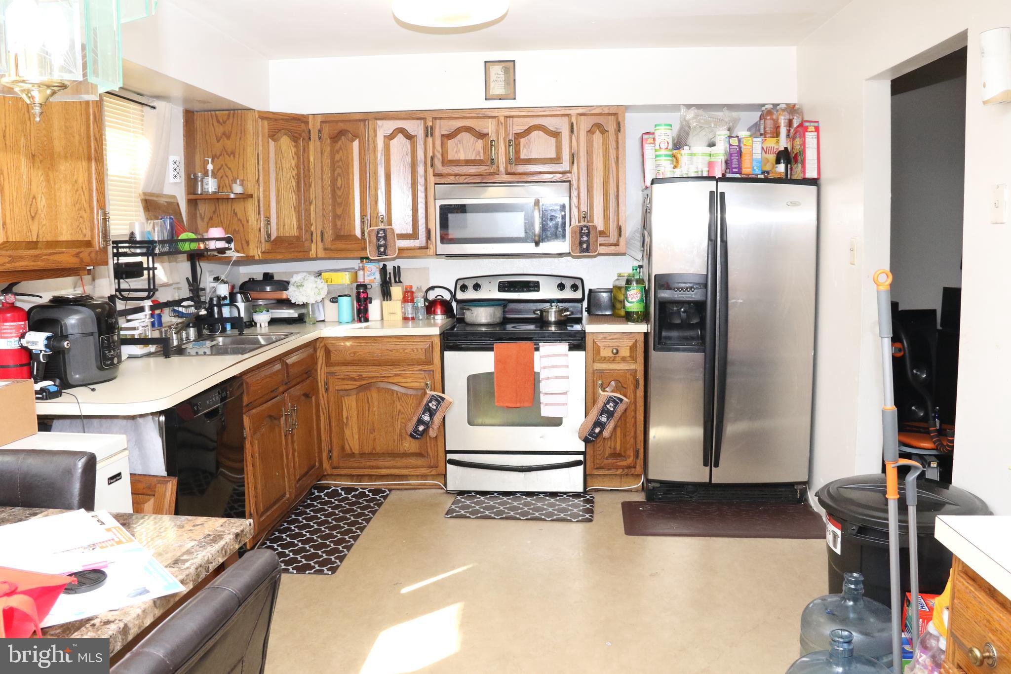 10 Yorkshire Road Sicklerville, NJ 08081 - Photo 3 of 7 Kitchen