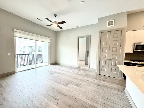 $2,716 | 401 West 25th Street, Unit 2409, Houston, TX 77008