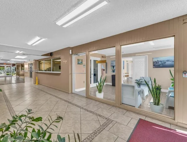 $1,850 | 1251 Northeast 108th Street, Unit 705, Miami, FL 33161