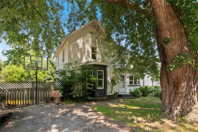 $159,900 | 7422 Seaman Street, Sodus, NY 14555