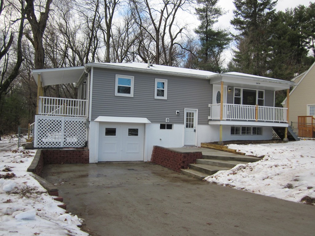 52 Wachusett Street Springfield, MA 01118 - Photo 1 of 19 Gallery Image 1