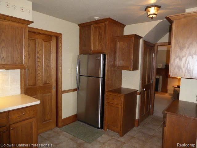 647 East Gunn Road Rochester, MI 48306 - Photo 2 of 37 56623fd8-887c-4e7c-bb11-5b11c597c5a6.jpg