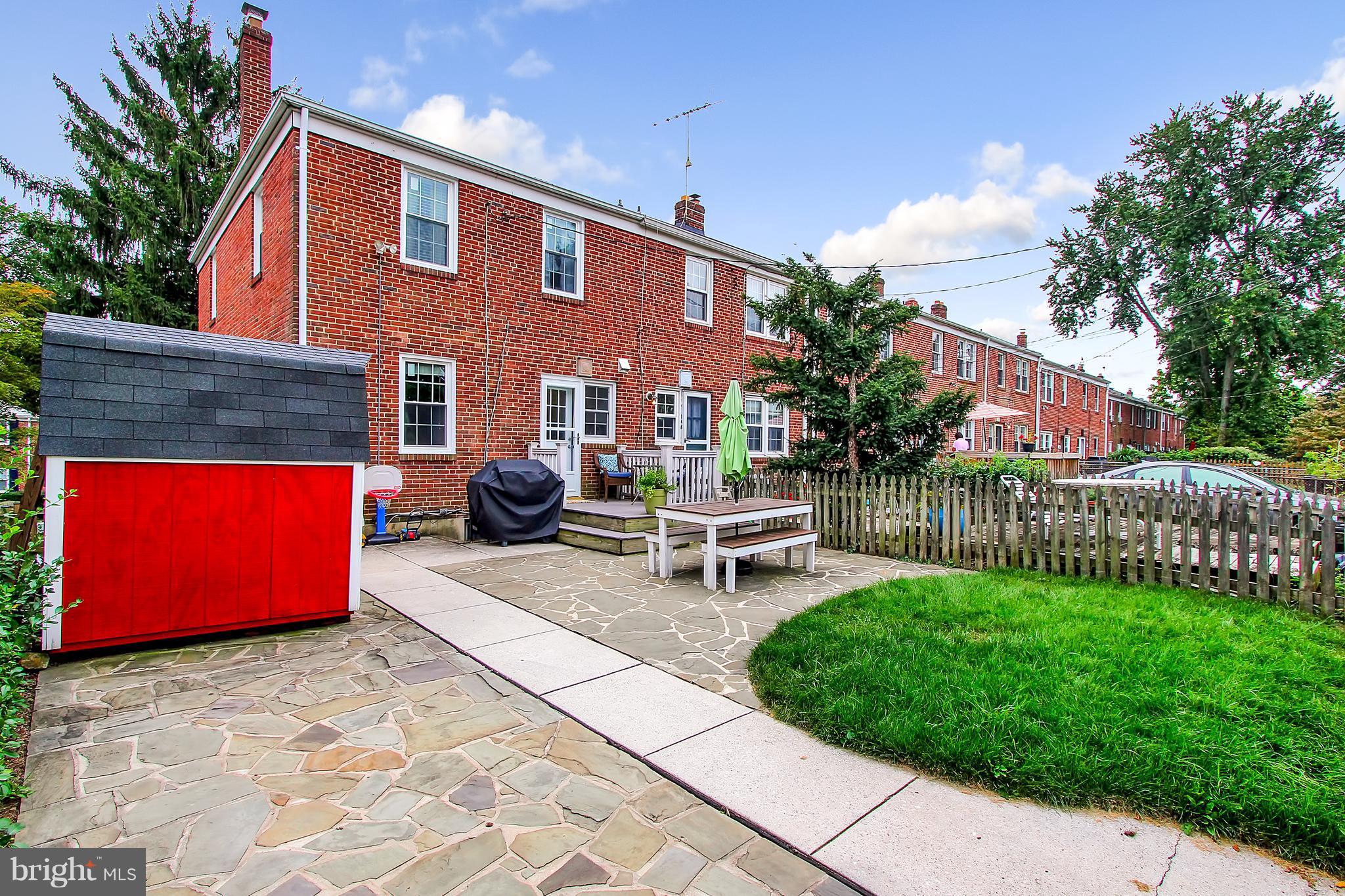 150 Dumbarton Road Baltimore, MD 21212 - Photo 25 of 30 a house view with a sitting space and garden