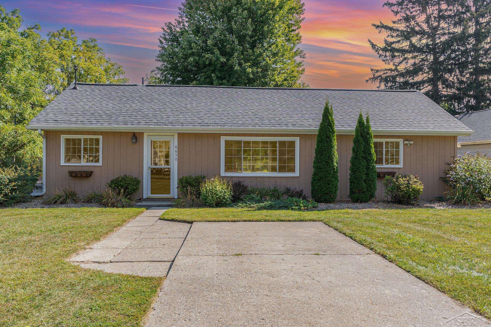 6650 Radewahn Road Saginaw, MI 48604 - Photo 1 of 25 50189412-a5d2db63-10e1-4db2-b393-1dd7f106762c.JPG