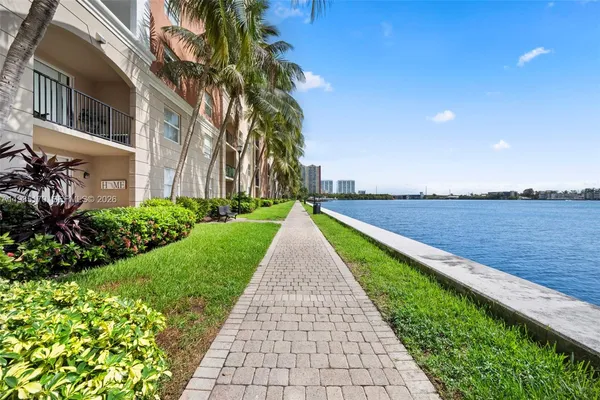$2,800 | 17125 North Bay Road, Unit 3312, Sunny Isles Beach, FL 33160
