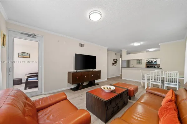 $2,900 | 17125 North Bay Road, Unit 3312, Sunny Isles Beach, FL 33160