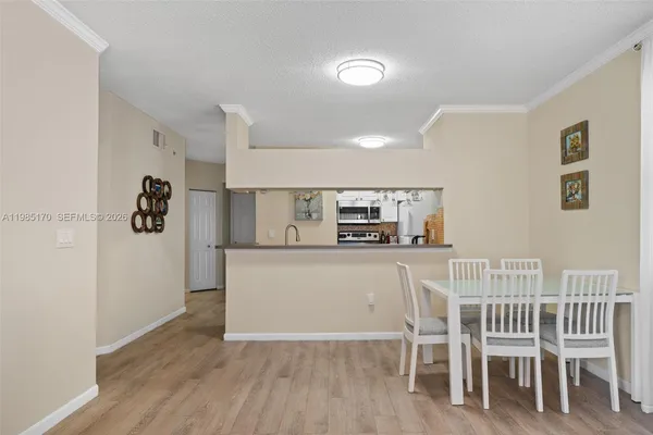 $2,900 | 17125 North Bay Road, Unit 3312, Sunny Isles Beach, FL 33160