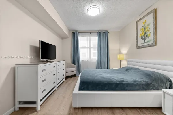 $2,800 | 17125 North Bay Road, Unit 3312, Sunny Isles Beach, FL 33160