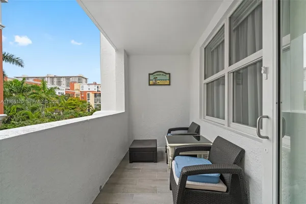 $2,900 | 17125 North Bay Road, Unit 3312, Sunny Isles Beach, FL 33160