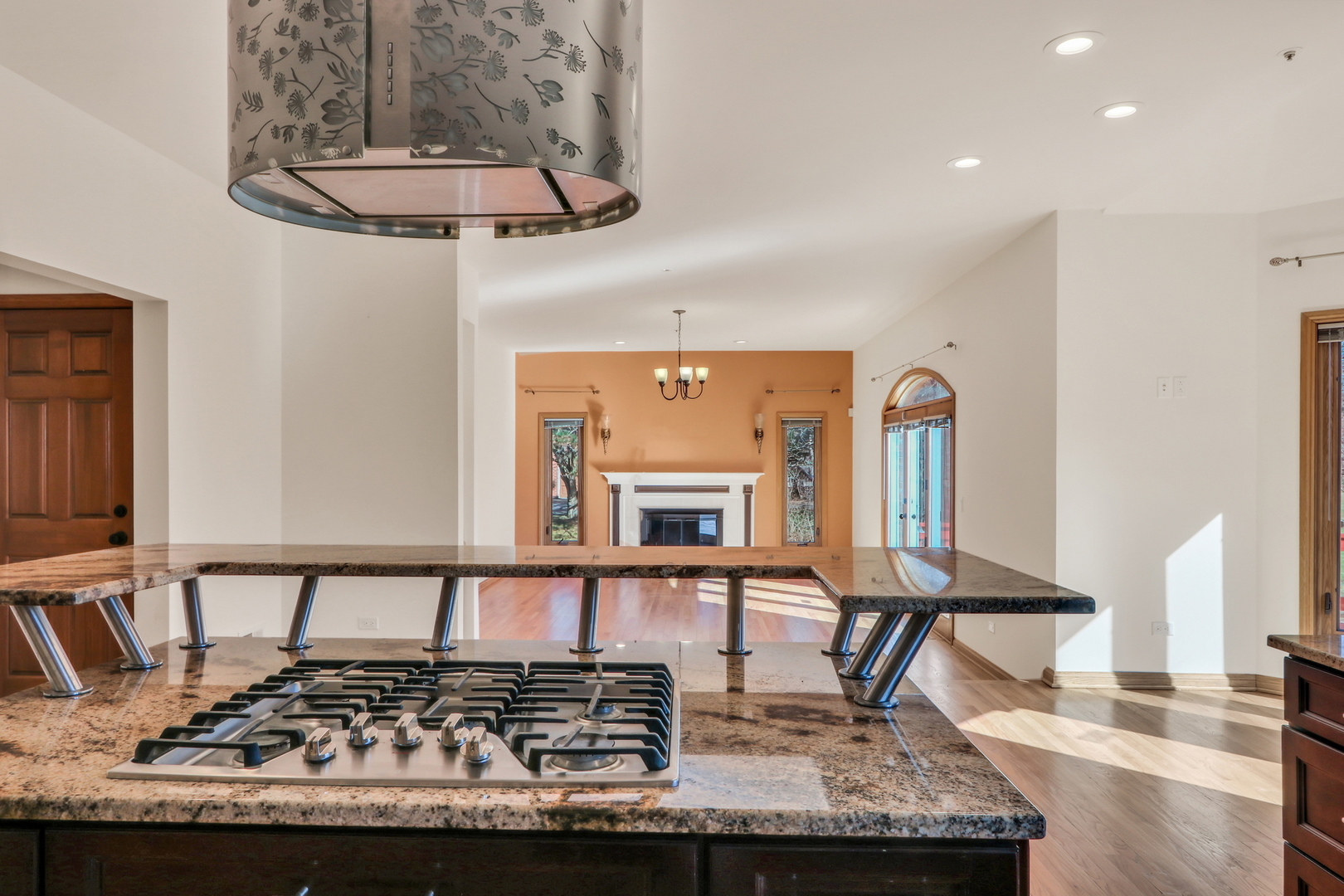 6881 September Boulevard Long Grove, IL 60047 - Photo 20 of 64 a living room with furniture and a window