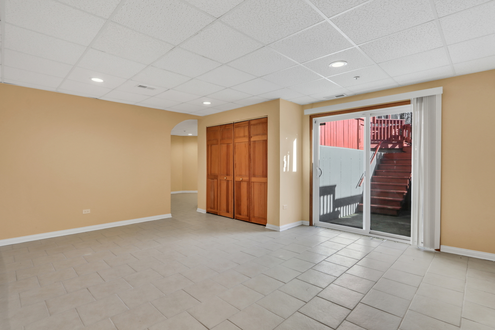 6881 September Boulevard Long Grove, IL 60047 - Photo 47 of 64 an empty room with closet area