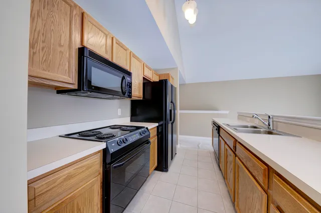 $279,900 | 5788 Hampshire Lane, Ypsilanti, MI 48197