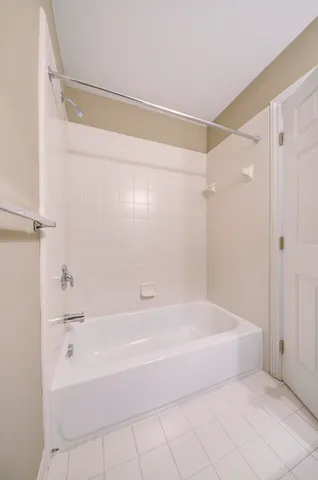 $279,900 | 5788 Hampshire Lane, Ypsilanti, MI 48197