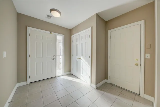 $279,900 | 5788 Hampshire Lane, Ypsilanti, MI 48197