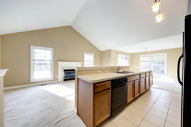 $279,900 | 5788 Hampshire Lane, Ypsilanti, MI 48197