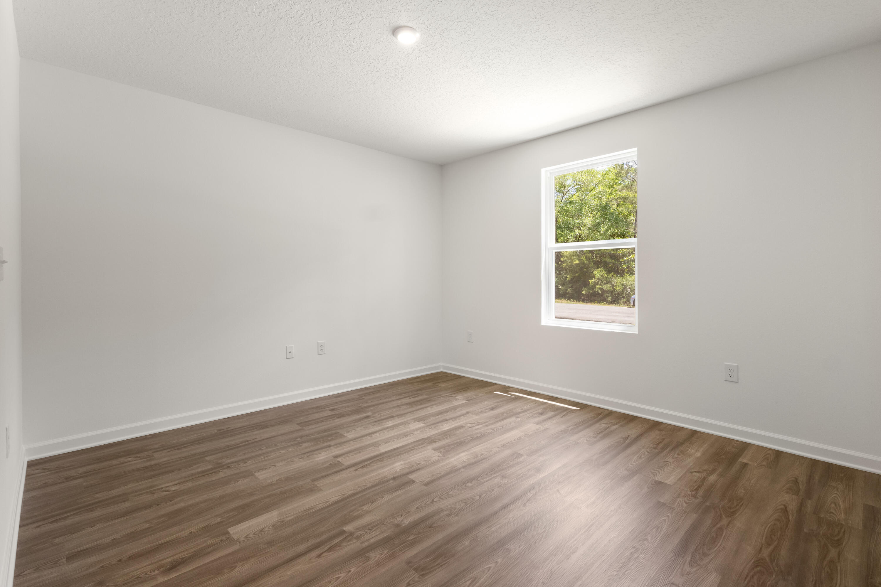 960 Girl Scout Road DeFuniak Springs, FL 32433 - Photo 6 of 14 Carolina Interior 4