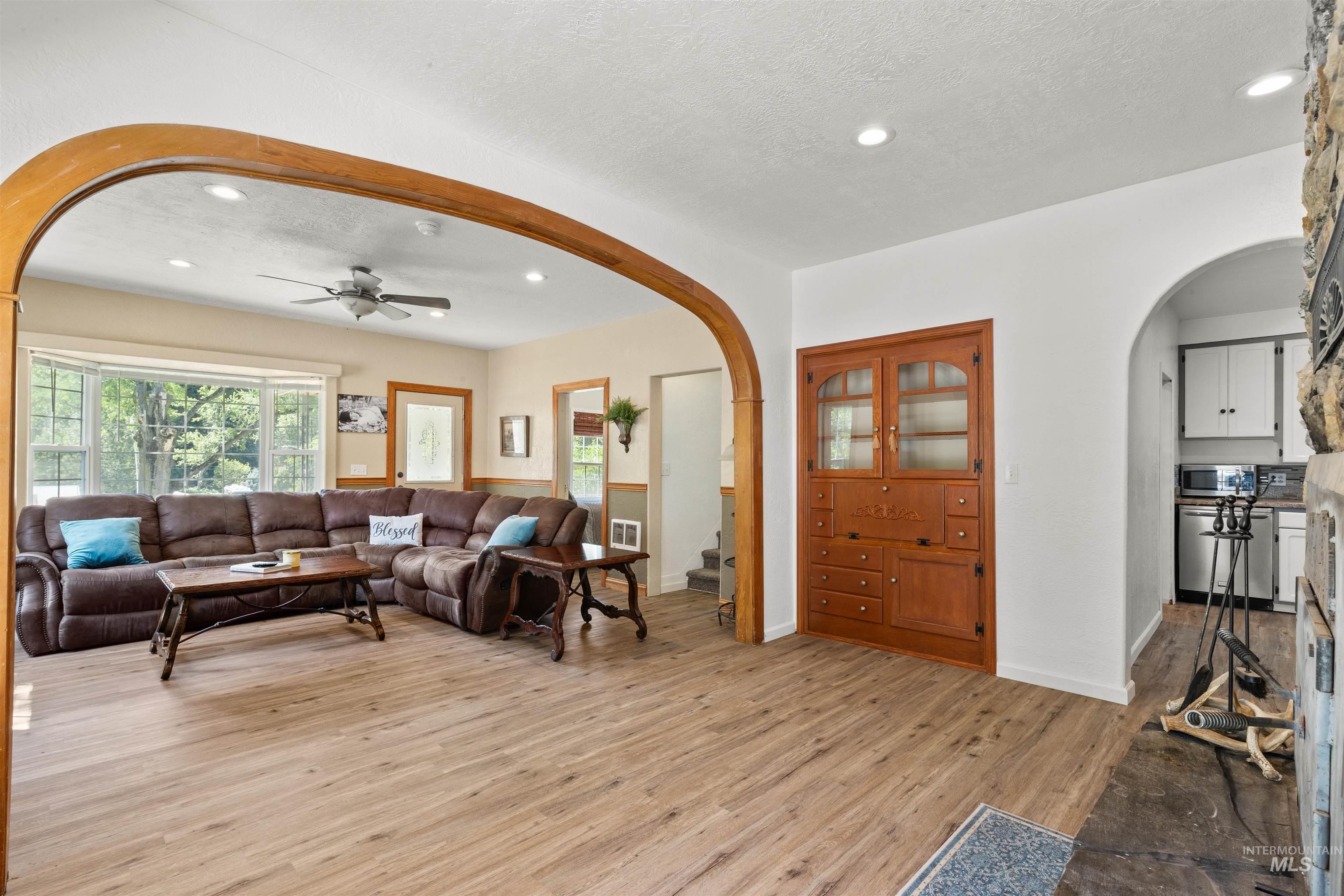 812 Main Street Kendrick, ID 83537 - Photo 3 of 30 Arched doorways