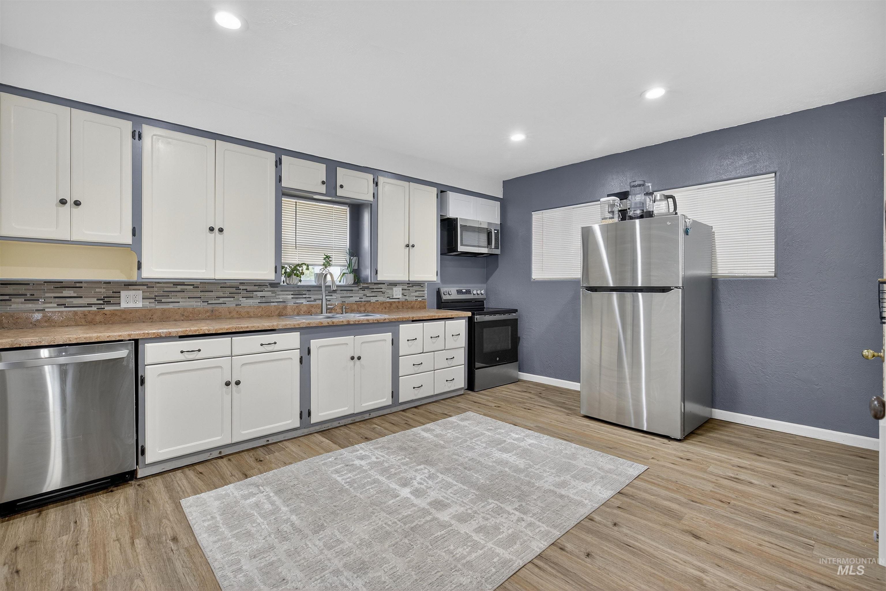 812 Main Street Kendrick, ID 83537 - Photo 4 of 30 New stainless steel appliances