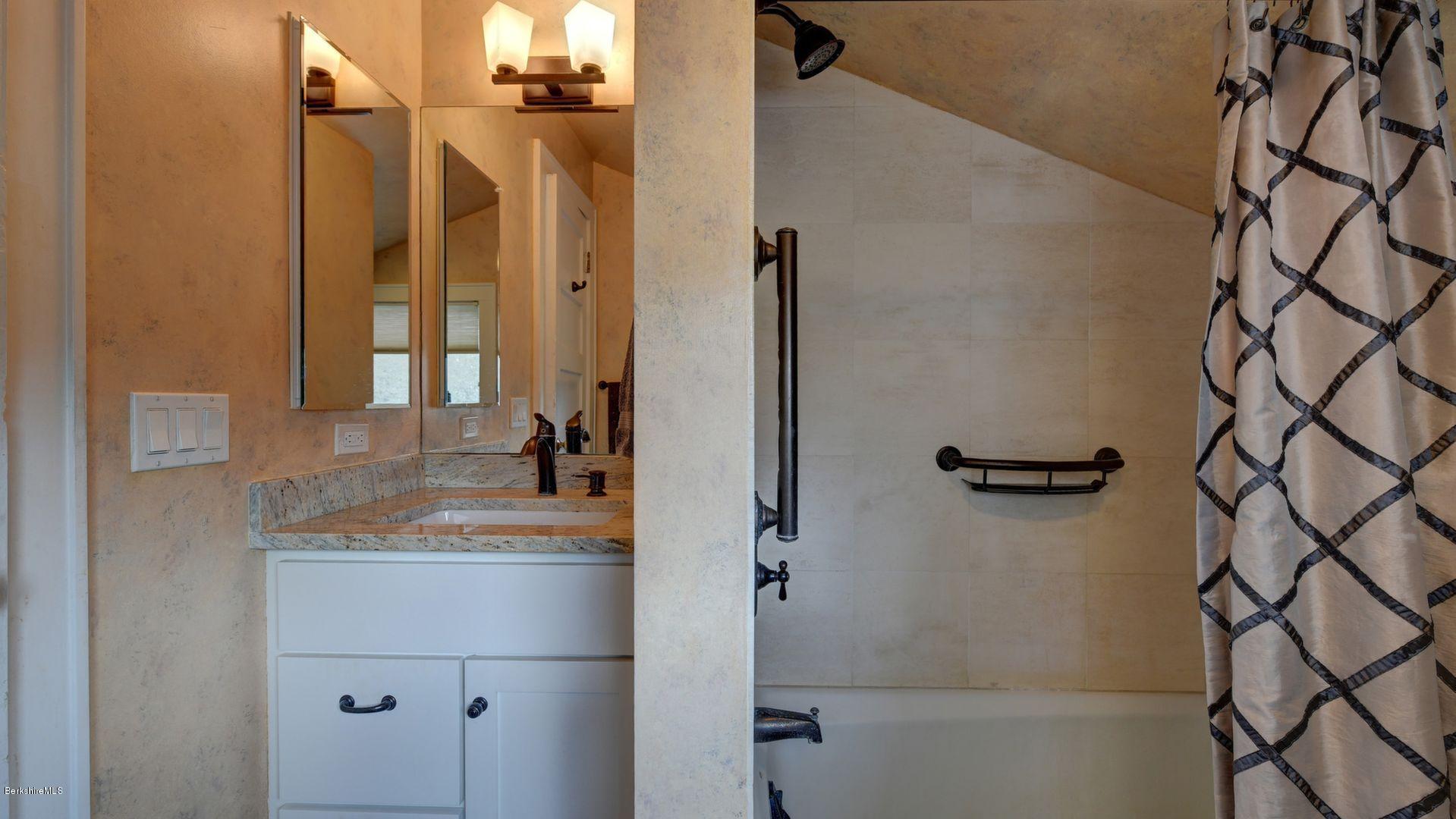 11 Prospect Hill Road, Unit C Stockbridge, MA 01262 - Photo 22 of 29 25-Bathroom