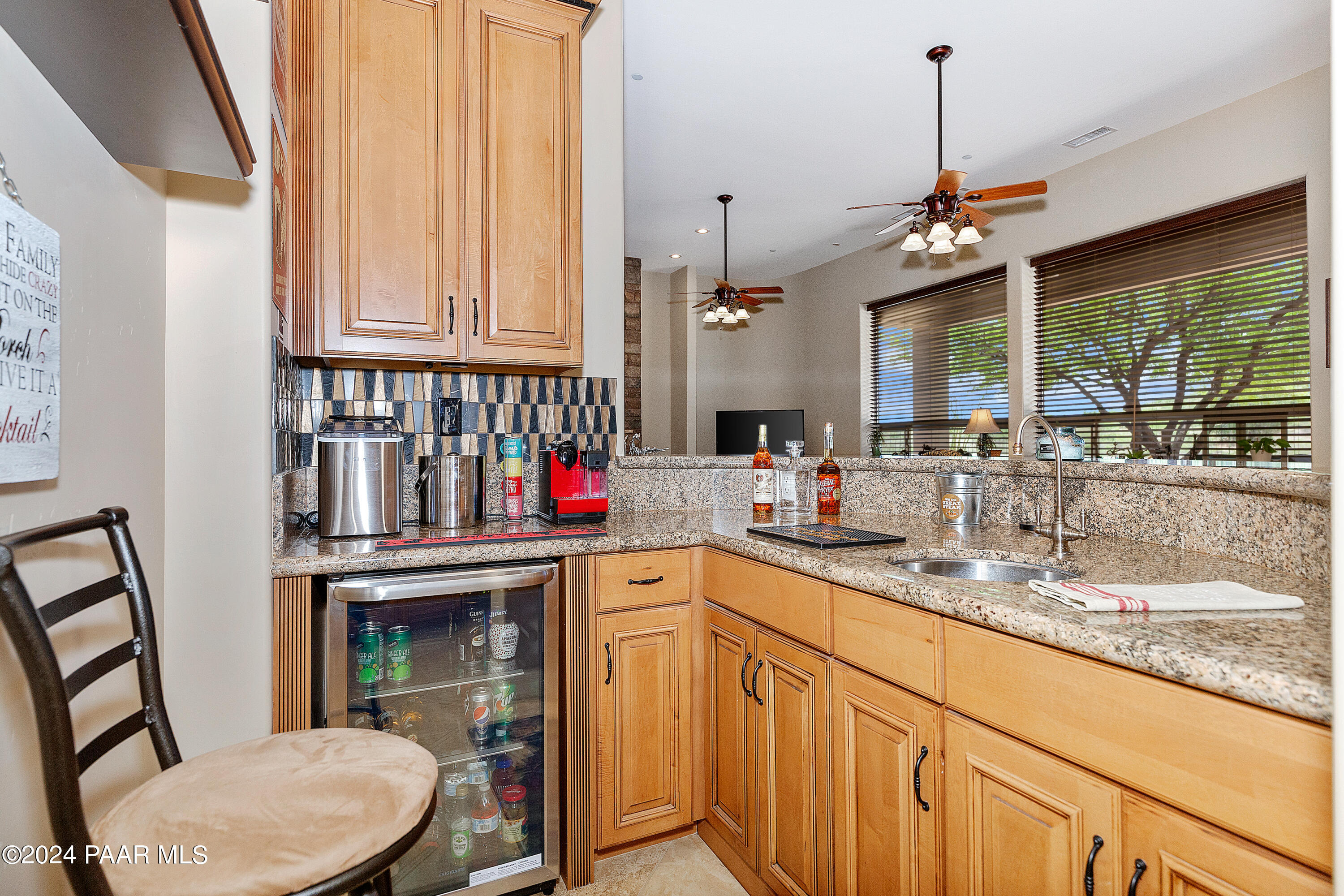 15905 East Broken Bit Road Mayer, AZ 86333 - Photo 14 of 57 015_Bar