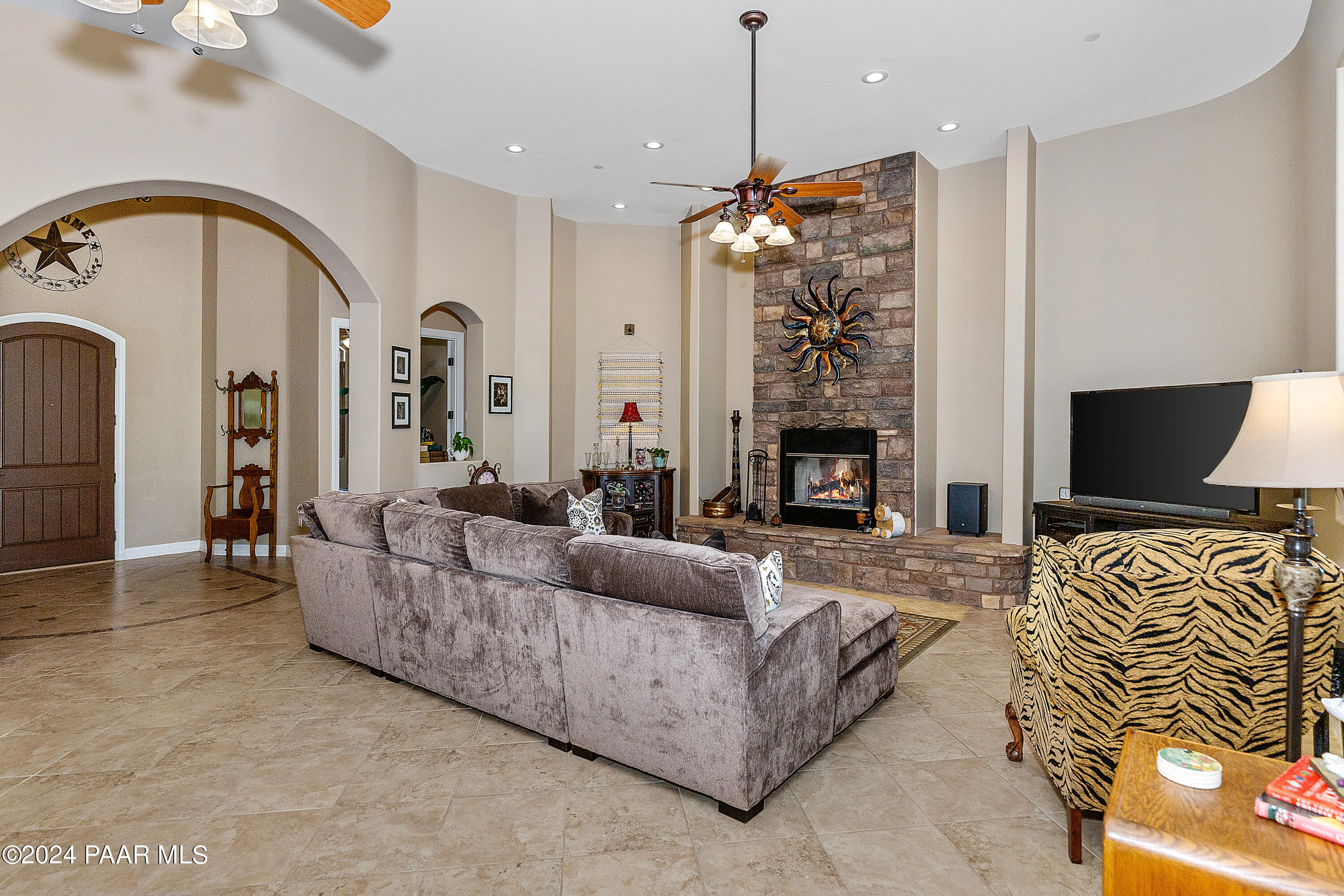 15905 East Broken Bit Road Mayer, AZ 86333 - Photo 18 of 57 019_Living Room
