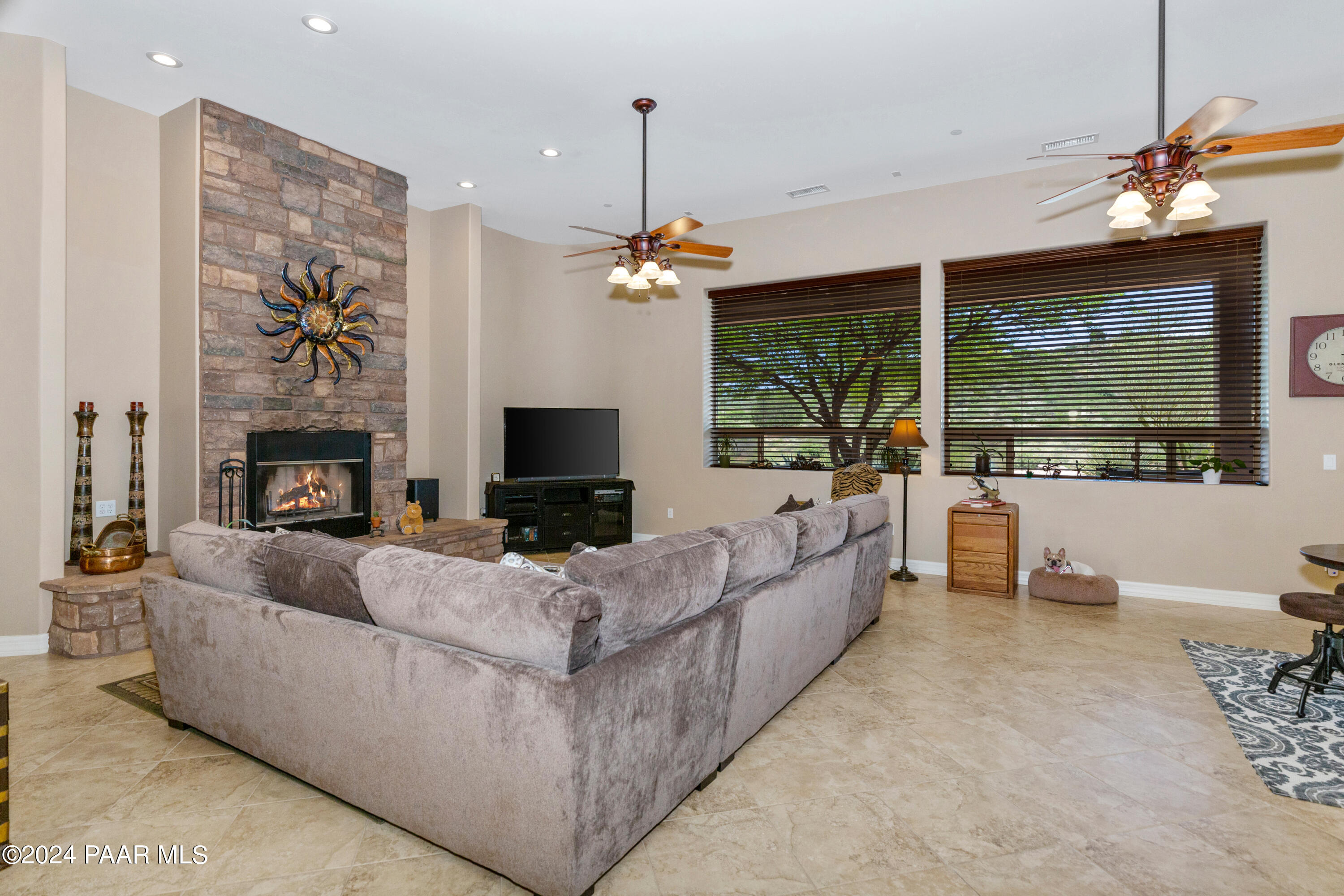15905 East Broken Bit Road Mayer, AZ 86333 - Photo 19 of 57 020_Living Room