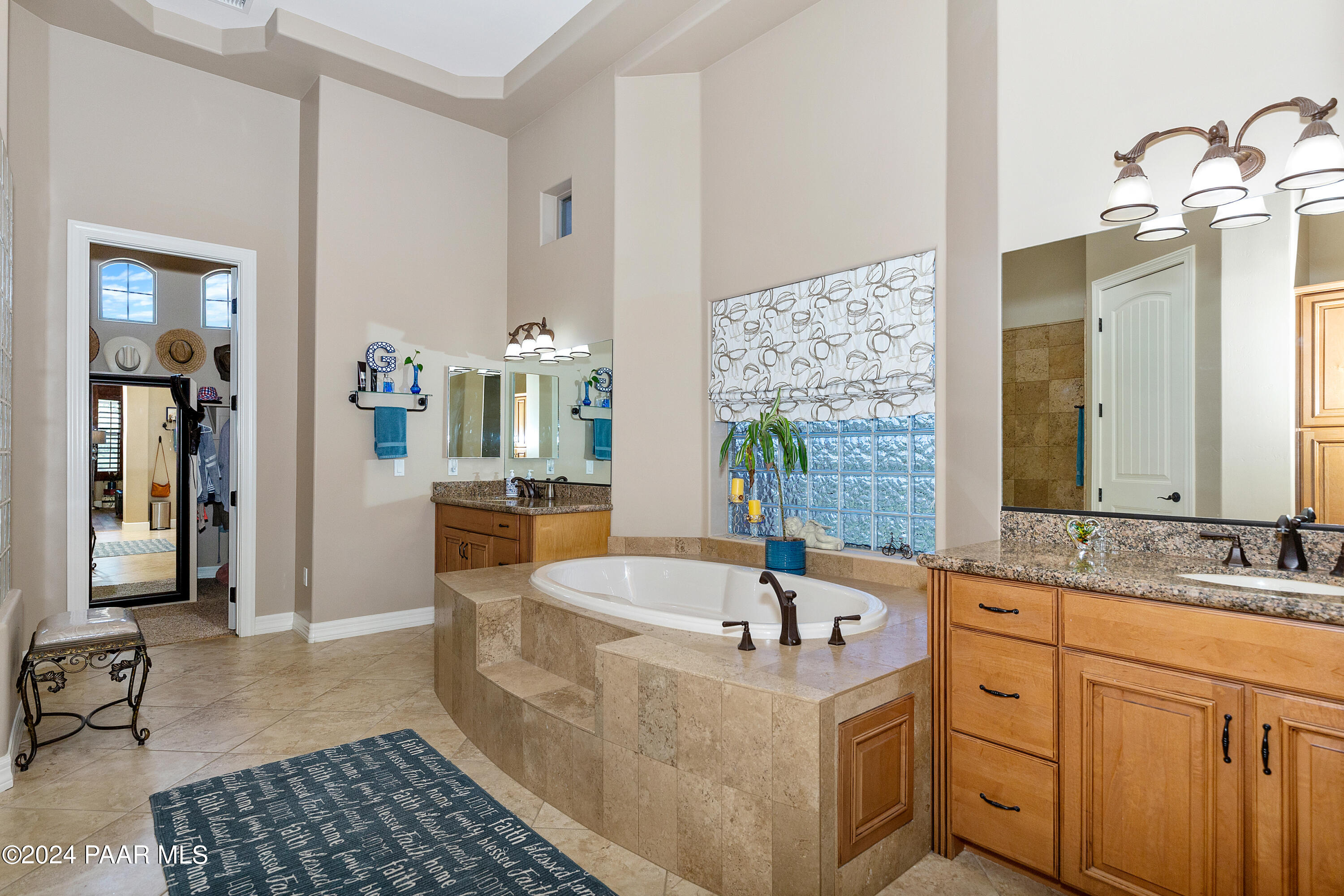 15905 East Broken Bit Road Mayer, AZ 86333 - Photo 21 of 57 022_Primary Bathroom