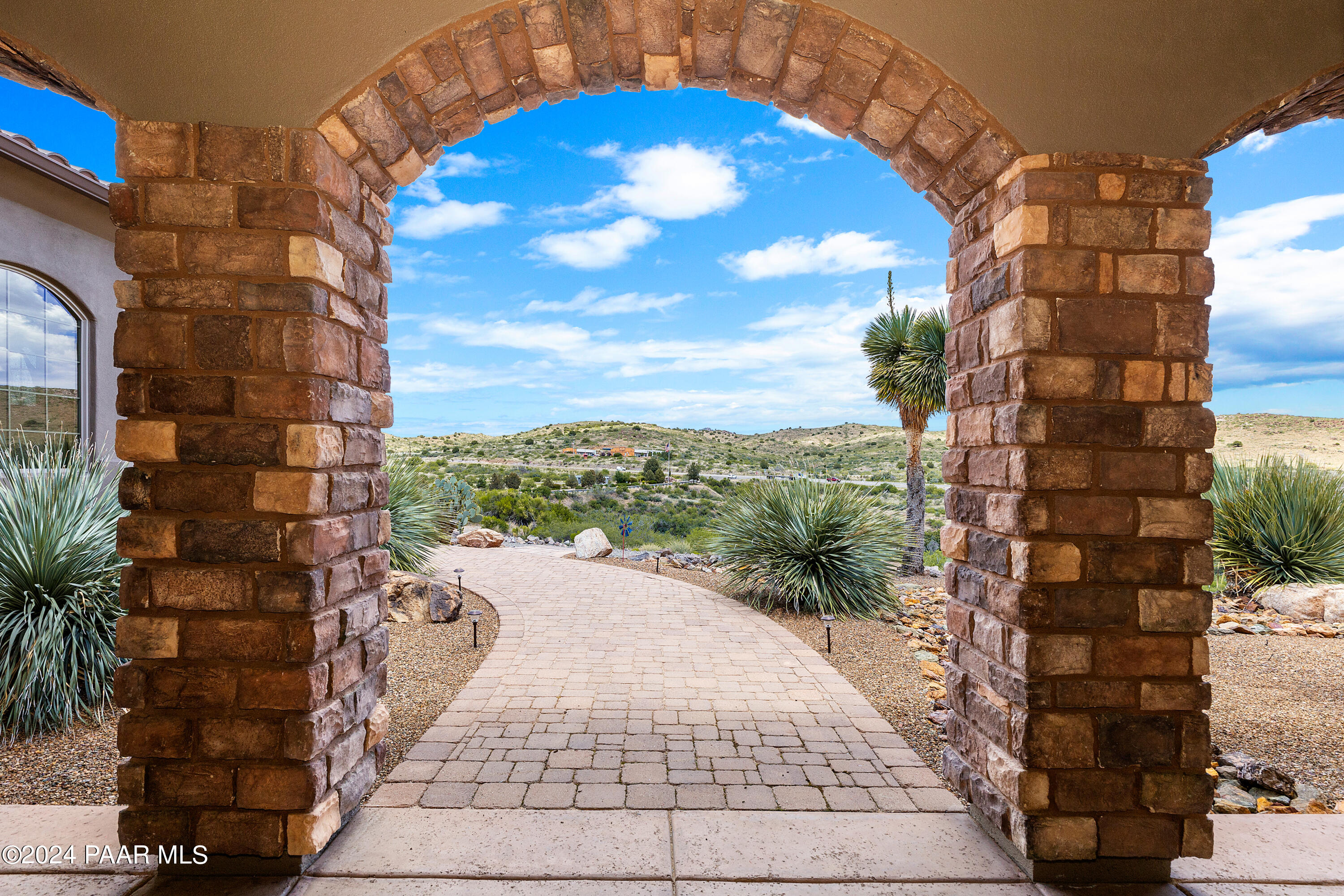 15905 East Broken Bit Road Mayer, AZ 86333 - Photo 5 of 57 006_Front Entry