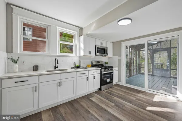 $445,000 | 246 Briar Hill Lane, Woodbury, NJ 08096