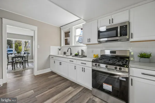 $445,000 | 246 Briar Hill Lane, Woodbury, NJ 08096