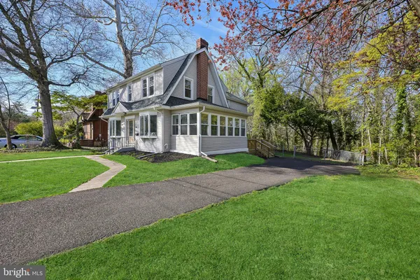 $445,000 | 246 Briar Hill Lane, Woodbury, NJ 08096