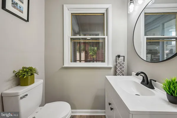 $445,000 | 246 Briar Hill Lane, Woodbury, NJ 08096