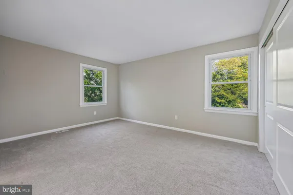 $445,000 | 246 Briar Hill Lane, Woodbury, NJ 08096