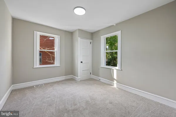 $445,000 | 246 Briar Hill Lane, Woodbury, NJ 08096