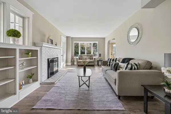 $445,000 | 246 Briar Hill Lane, Woodbury, NJ 08096