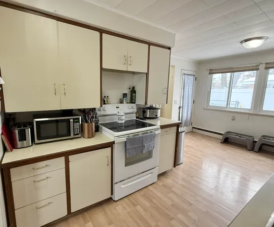 $265,000 | 910 Elizabeth Court, Mount Pleasant, MI 48858