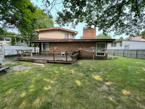 $265,000 | 910 Elizabeth Court, Mount Pleasant, MI 48858