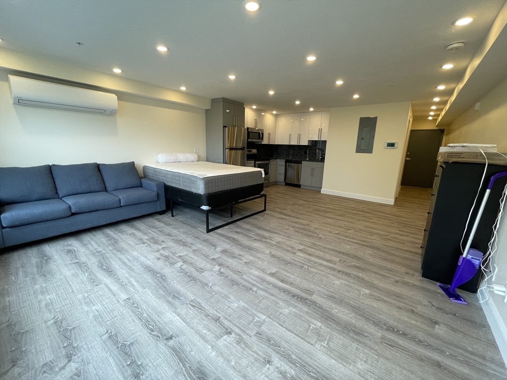 1028 Commonwealth Avenue, Unit 305 Boston, MA 02215 - Photo 5 of 8