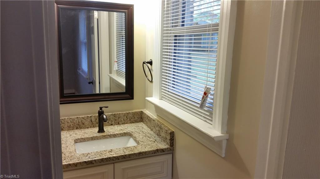 269 Ridge Street Lexington, NC 27295 - Photo 12 of 18 Master Bath
