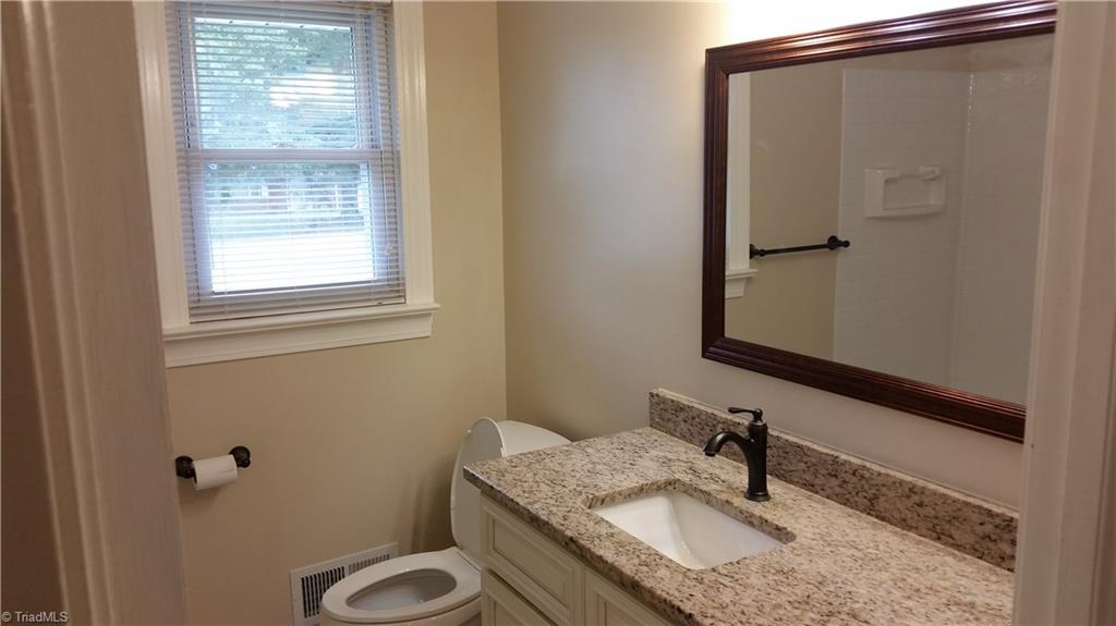 269 Ridge Street Lexington, NC 27295 - Photo 15 of 18 Hall Bath