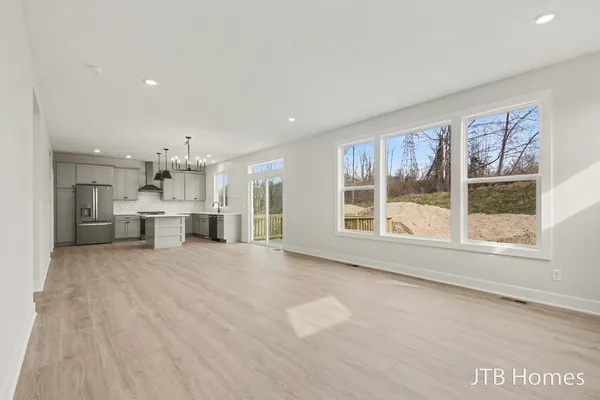 $639,900 | 5911 Valley Point Drive Southeast, Caledonia, MI 49316