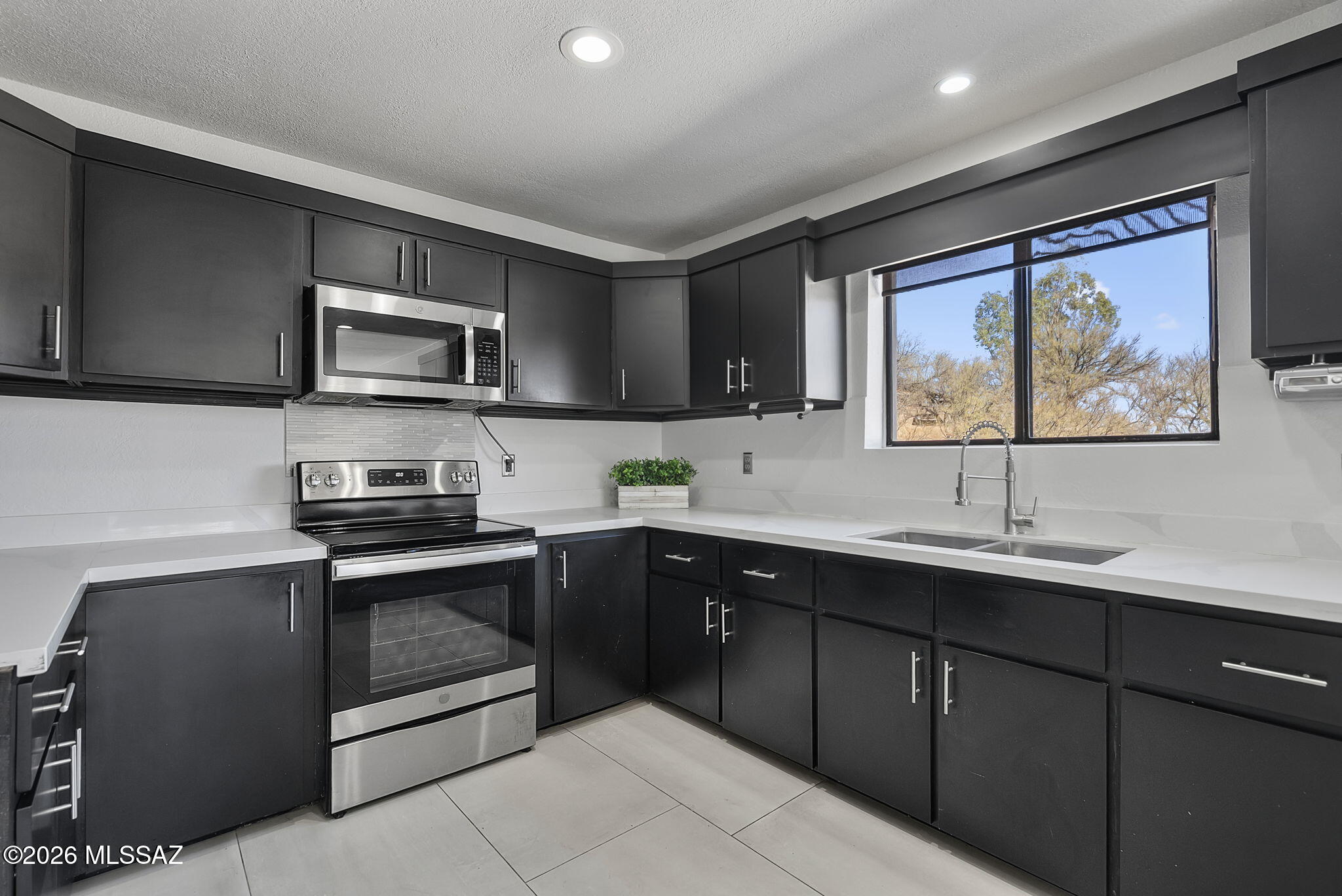 207 Petalo Court, Unit A Rio Rico, AZ 85648 - Photo 4 of 48 33-web-or-mls-207-petalo-ct