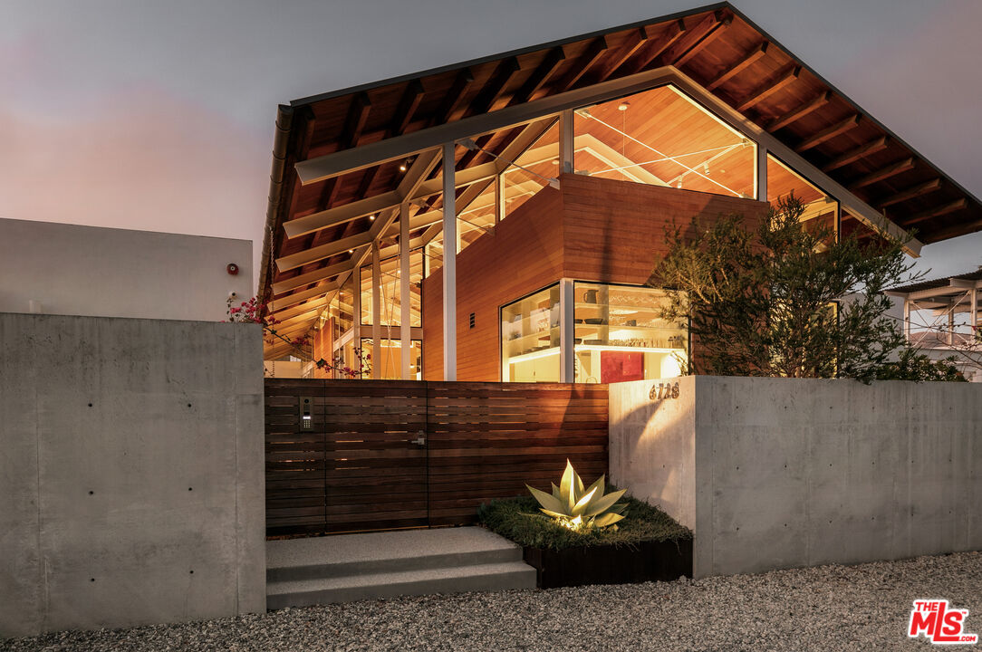 6728 Wildlife Road Malibu, CA 90265 - Photo 2 of 57