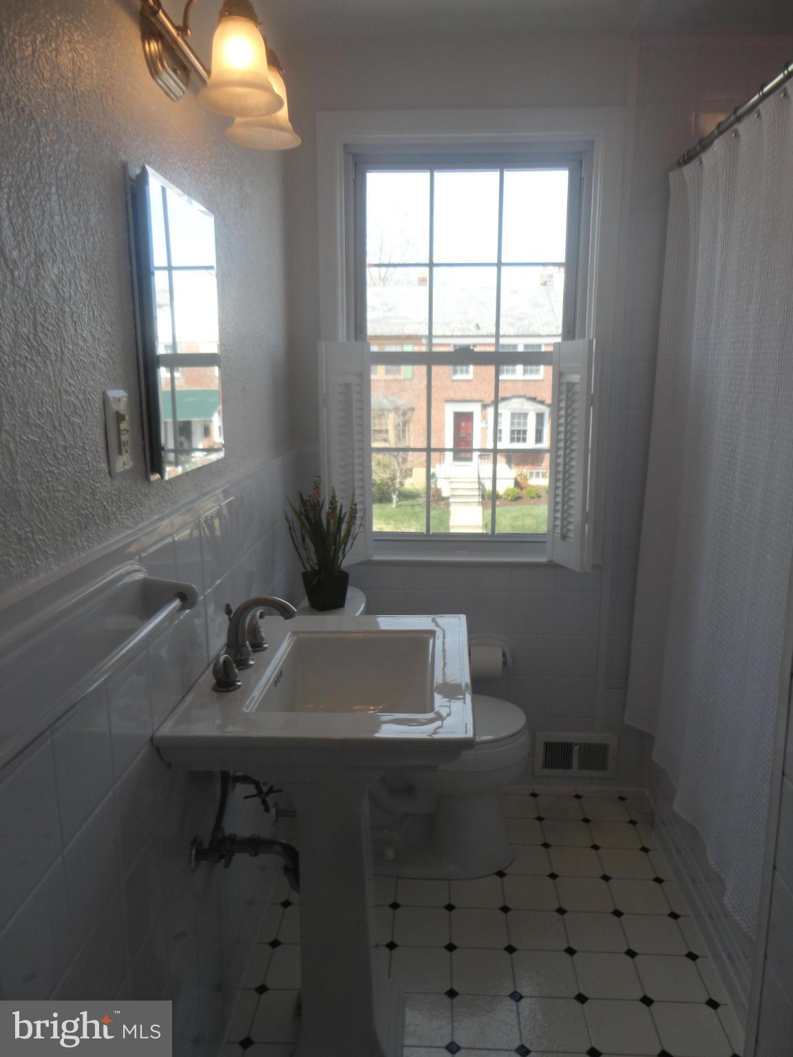117 Overbrook Road Baltimore, MD 21212 - Photo 21 of 30 Bath